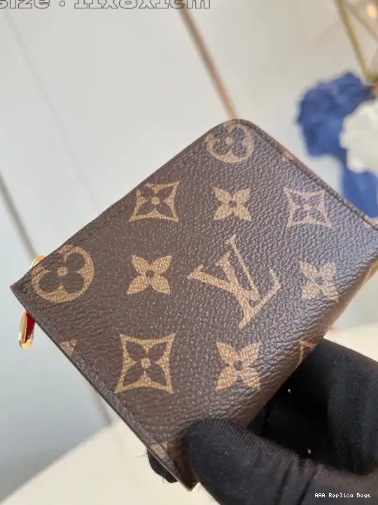 Aaa replica ru Compact Wallet-11*8.5*1.5CM Vuitton Noa Louis 0514